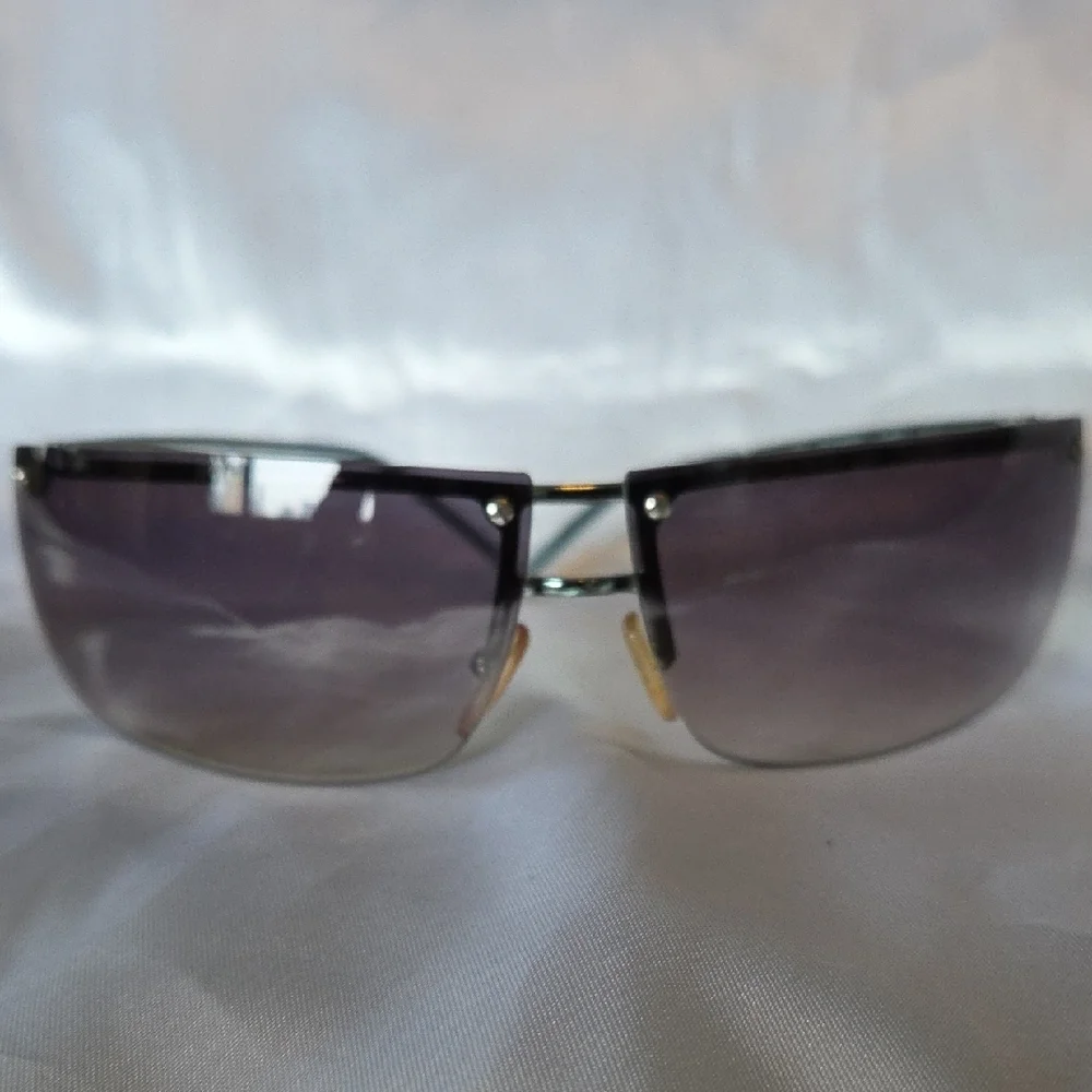 Gucci Rimless Sunglasses with Gradient Lenses - Picture 3 of 14